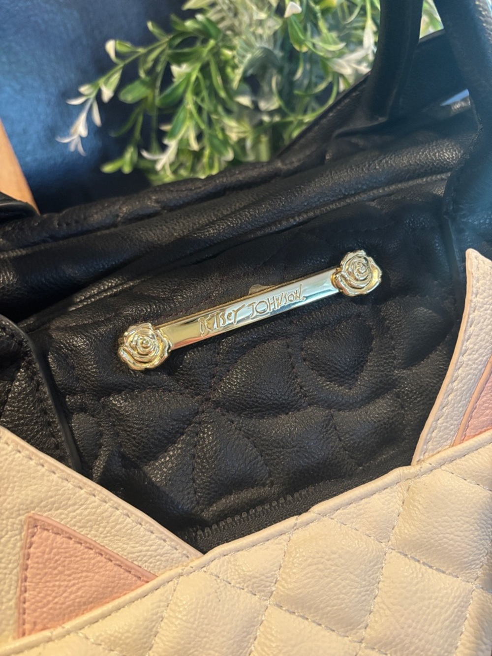 Betsy Johnson Quilted Black Travel Bag with White Cat Face Front Pocket - Picture 4 of 7